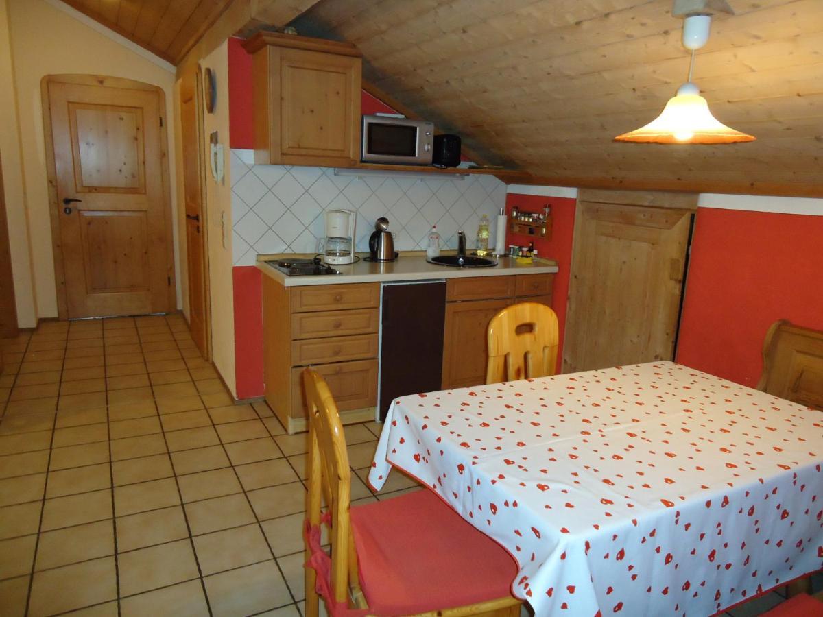 Ferienwohnung Wingen Bad Feilnbach Pokoj fotografie